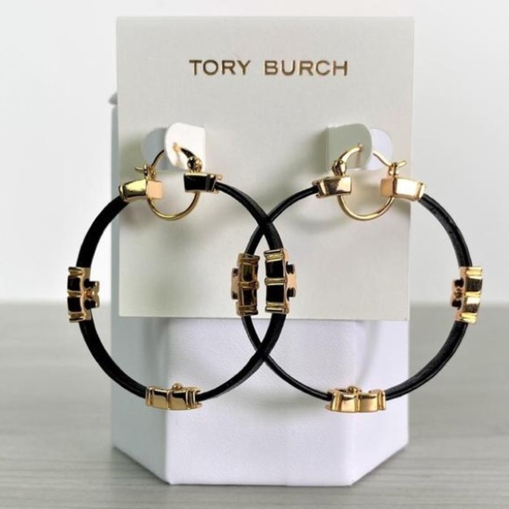 🆕 Authentic TORY BURCH Gold Black Serif T & Leather Hoop Earrings - Picture 4 of 12